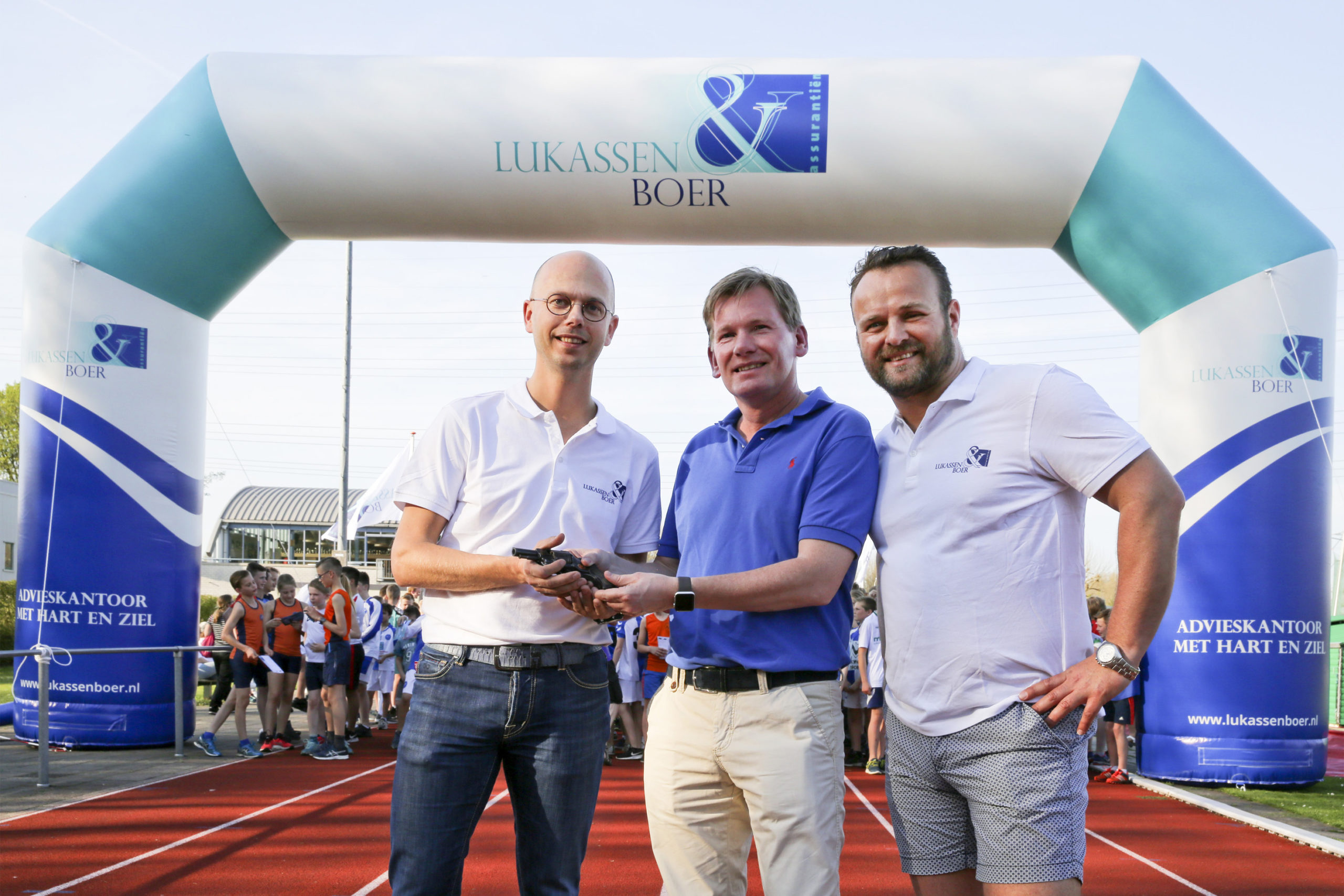 Opblaasbare boog voor licht atletiekevenement