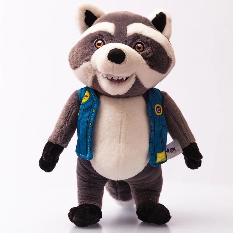 gepersonaliseerde wasbeer knuffel gemaakt door Promo Bears wasbeer knuffel op maat met blauw vestje