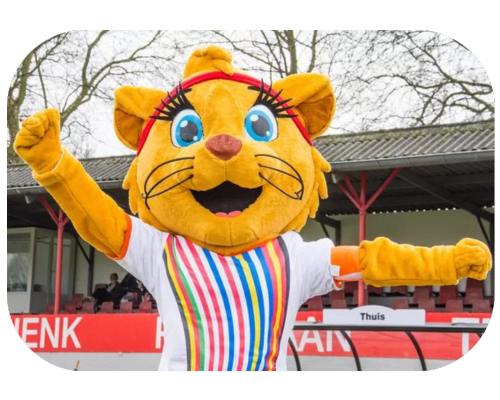 Untitled design (27) UEFA 2017 mascotte Kicky door Promo Bears