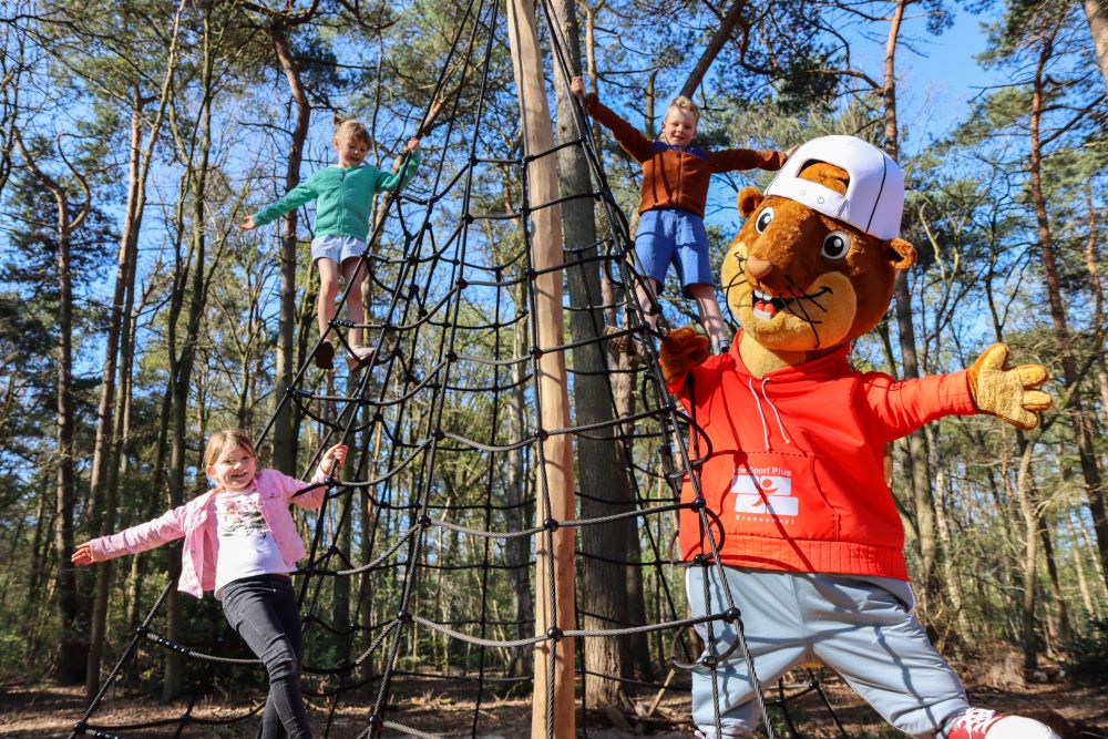 Robin-VZW-Sport-Plush-Mascot Je jonge bezoekers zullen zich nog lang herinneren dat ze met hun mascotte hebben gespeeld.
