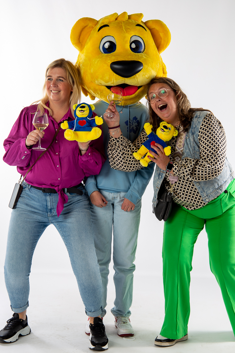 Arend mascotte pak met mascotte pak accessoires